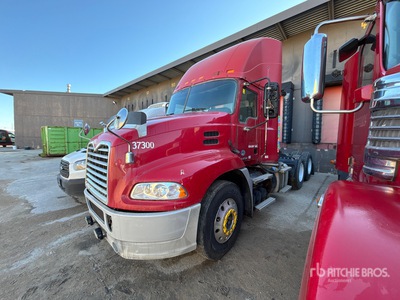 2013 Mack CXU613 6x4 تراكتور شاحنة نهارية (ثنائية المحور) (Inoperable)