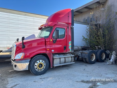 2014 Freightliner Cascadia 6x4 تراكتور شاحنة نهارية (ثنائية المحور) (Inoperable)
