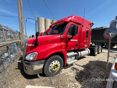 2012 Freightliner Cascadia 125 6x4 تراكتور شاحنة كابينة النوم (ثنائية المحور) (Inoperable)