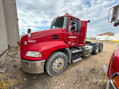 2015 Mack CXU613 6x4 تراكتور شاحنة نهارية (ثنائية المحور) (Inoperable)