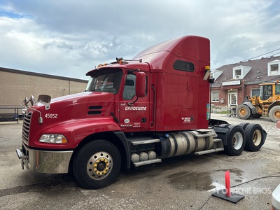 2016 Mack CXU613 6x4 تراكتور شاحنة كابينة النوم (ثنائية المحور) (Inoperable)