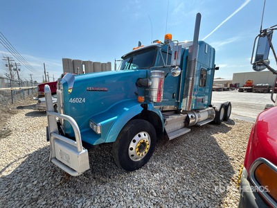 2013 Kenworth T800 6x4 تراكتور شاحنة كابينة النوم (ثنائية المحور) (Inoperable)