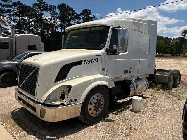 2011 Volvo VNL740 6x4 T/A Sleeper Truck Tractor (Inoperable) 2011 Volvo VNL740 6x4 T/A Sleeper Truck Tractor (Inoperable)
