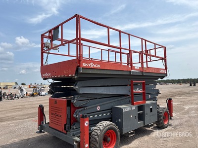 2016 Skyjack SJ0250 RT 4x4 Dual Fuel Schaarlift