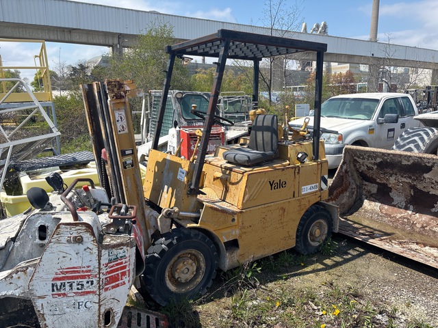 Yale 4000 lb Forklift (Inoperable) Yale 4000 lb Forklift (Inoperable)