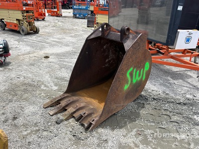 34 in Digging Excavator Bucket