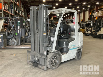 2016 UniCarriers MCUG1F2F30LV 4035 lb رافعة شوكية