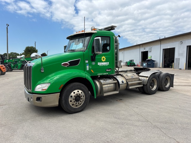 2020 Peterbilt 579 6x4 T/A Day Cab Truck Tractor