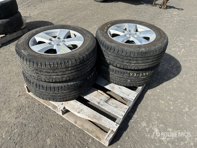 Quantity of (4) Nokian 225/65R17 Tires