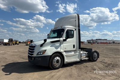 2020 Freightliner Cascadia 126 4x2 S/A Day Cab Truck Tractor