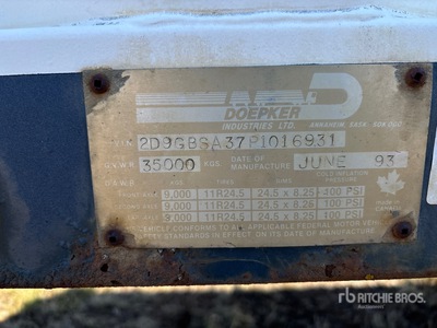 1993 Doepker 28 ft Tri/A Super B-Train Lead Grain Trailer