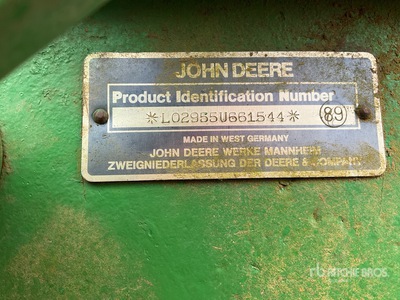 1989 John Deere 2955 4WD Tractor