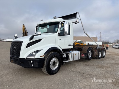 2022 Volvo VNL 8x4 Roll-Off Truck