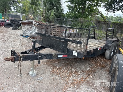2006 14 ft T/A Equipment Trailer