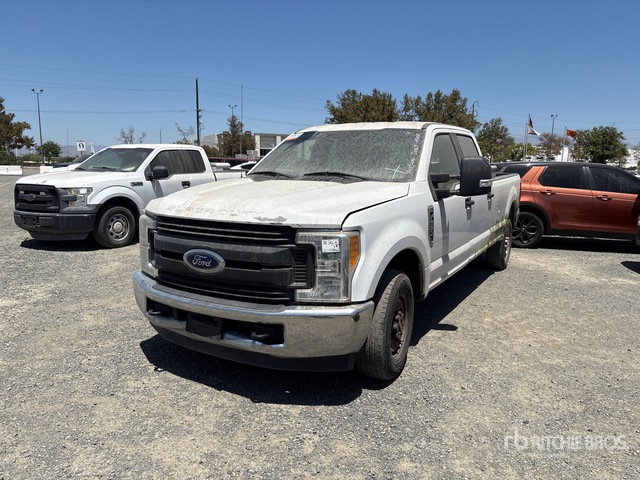 2017 Ford F-250 XL 4x2 Crew Cab Pickup