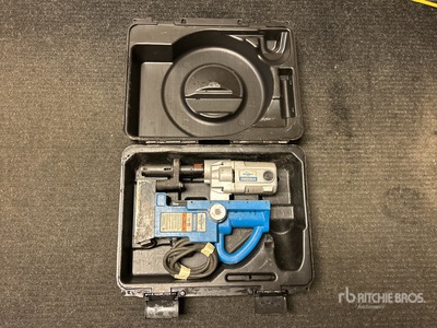 Hougen HMD904 Portable Magnetic Drill