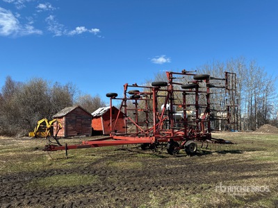 International 4700 Vibra Tiller 38 ft Cultivator