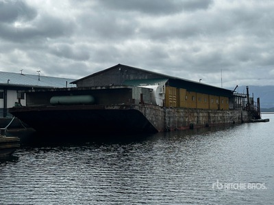 Custombuilt 200 ft x 48 ft 28 Person " Hotel Pacific" Float Camp  هيكل محمول