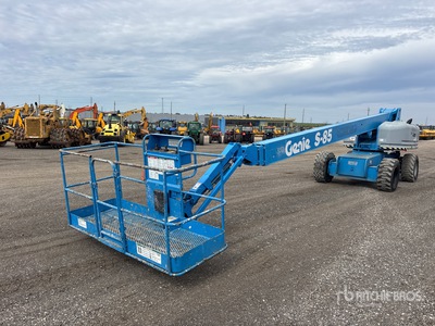 2007 Genie S-85 4WD Dual Fuel Telescopic Boom Lift