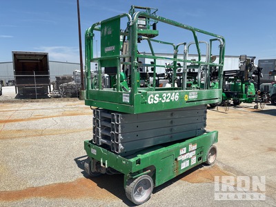 2015 Genie GS-3246 Electric Piattaforma aerea verticale