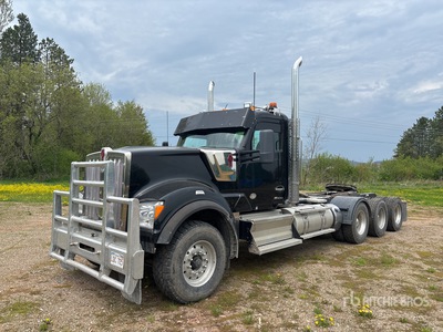 2024 Kenworth W990 8x6 Tri/A Dagcabine Trekker
