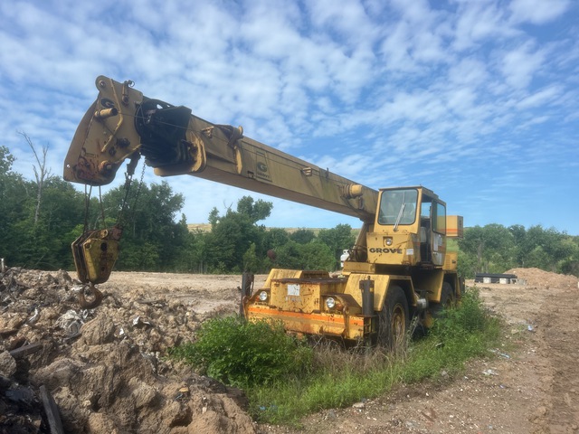 1983 Grove RT515 15 ton 4x4x4 Rough Terrain Crane (Inoperable)