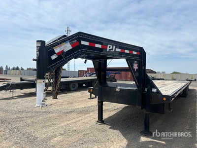 2019 PJ 37 ft T/A Gooseneck Hydraulic Tail Trailer