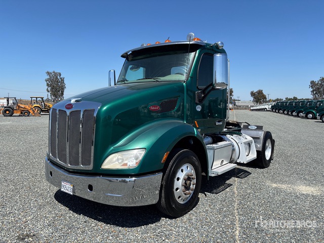 2020 Peterbilt 579 4x2 S/A Day Cab Truck Tractor