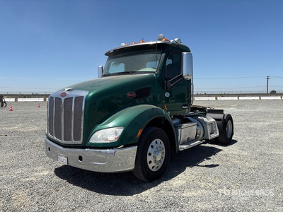 2020 Peterbilt 579 4x2 S/A Day Cab Truck Tractor