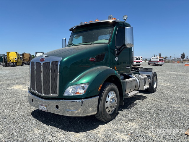 2020 Peterbilt 579 4x2 S/A Day Cab Truck Tractor