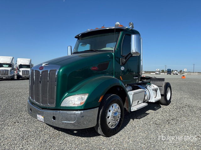 2020 Peterbilt 579 4x2 S/A Day Cab Truck Tractor
