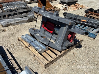 Excavator Coupler - Fits Liebherr R 945