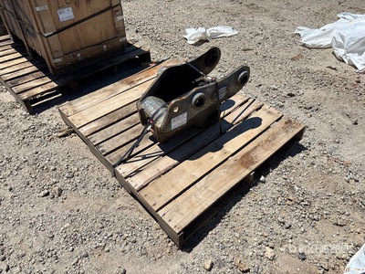 Excavator Coupler - Fits Hitachi/Komatsu