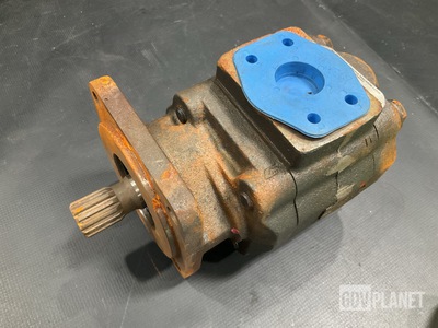 (4) Hydraulic Motors