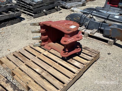 18 in Excavator Bucket - Fits Takeuchi TB257