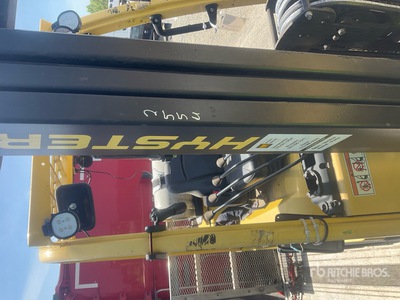 Hyster S7.0FT Pneumatic Tire Forklift