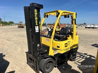 Hyster S7.0FT 5000 lb Pneumatic Tire Forklift