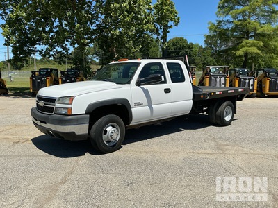 2006 Chevrolet Silverado 3500 4x2 Extended Cab Flatbed Truck