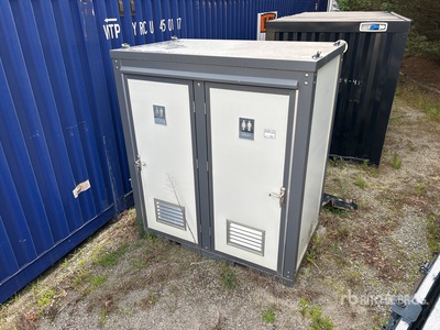 6 ft 8 in x 4 ft 2 in 2 Person Skid-Mounted Bano portatil