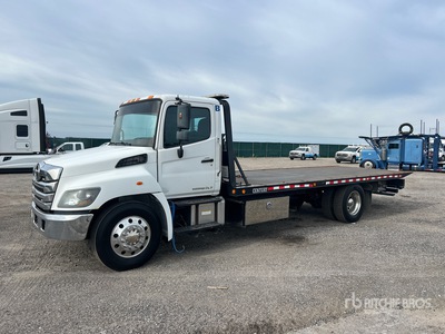 2021 Hino 338 4x2 Camion à ridelles