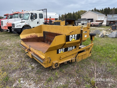 1997 Cat AP-200B Track Extendedora de Asfalto