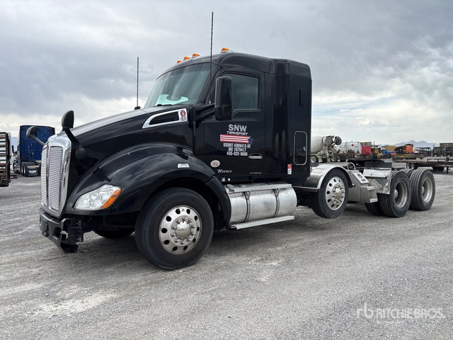 2020 Kenworth T680 8x4 Tri/A Sleeper Truck Tractor