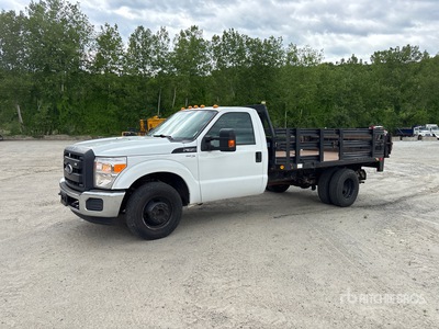 2015 Ford F-350 4x2 Flatbed Truck