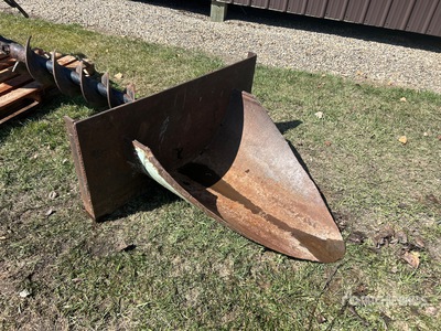28 in Tree Planter