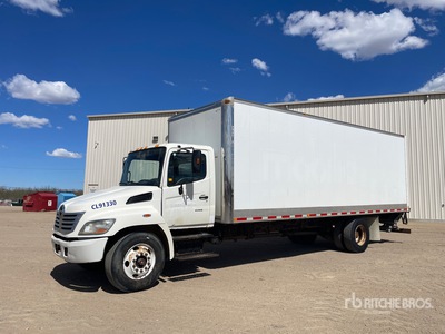 2006 Hino 4x2 Autocarro furgonato