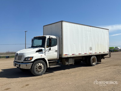 Hino 4x2 Van Truck