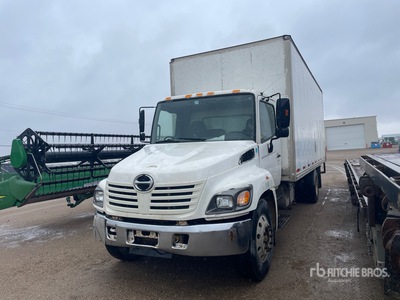 Hino 4x2 شاحنة فان (Inoperable)