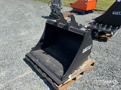 Castle 42 in Q/C Cleanup Excavator Bucket - Fits Hitachi/JD 75/80 (Unused)