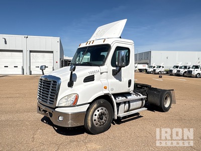 2016 Freightliner CA113 4x2 S/A Day Cab Truck Tractor