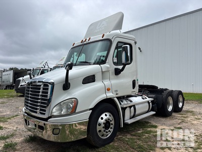 2012 Freightliner Cascadia 113 6x4 T/A Day Cab Truck Tractor